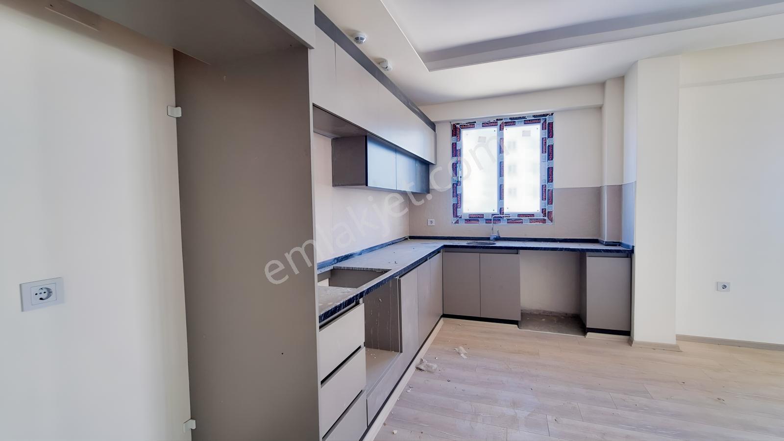 Ellamira'dan Arpaçbahşiş Astra Tower 1'de Denize 300 M. 2+1'ler — fotoğraf 9