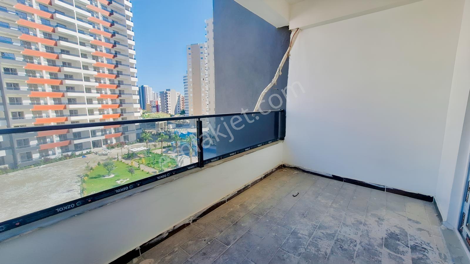 Ellamira'dan Arpaçbahşiş Astra Tower 1'de Denize 300 M. 2+1'ler — fotoğraf 11