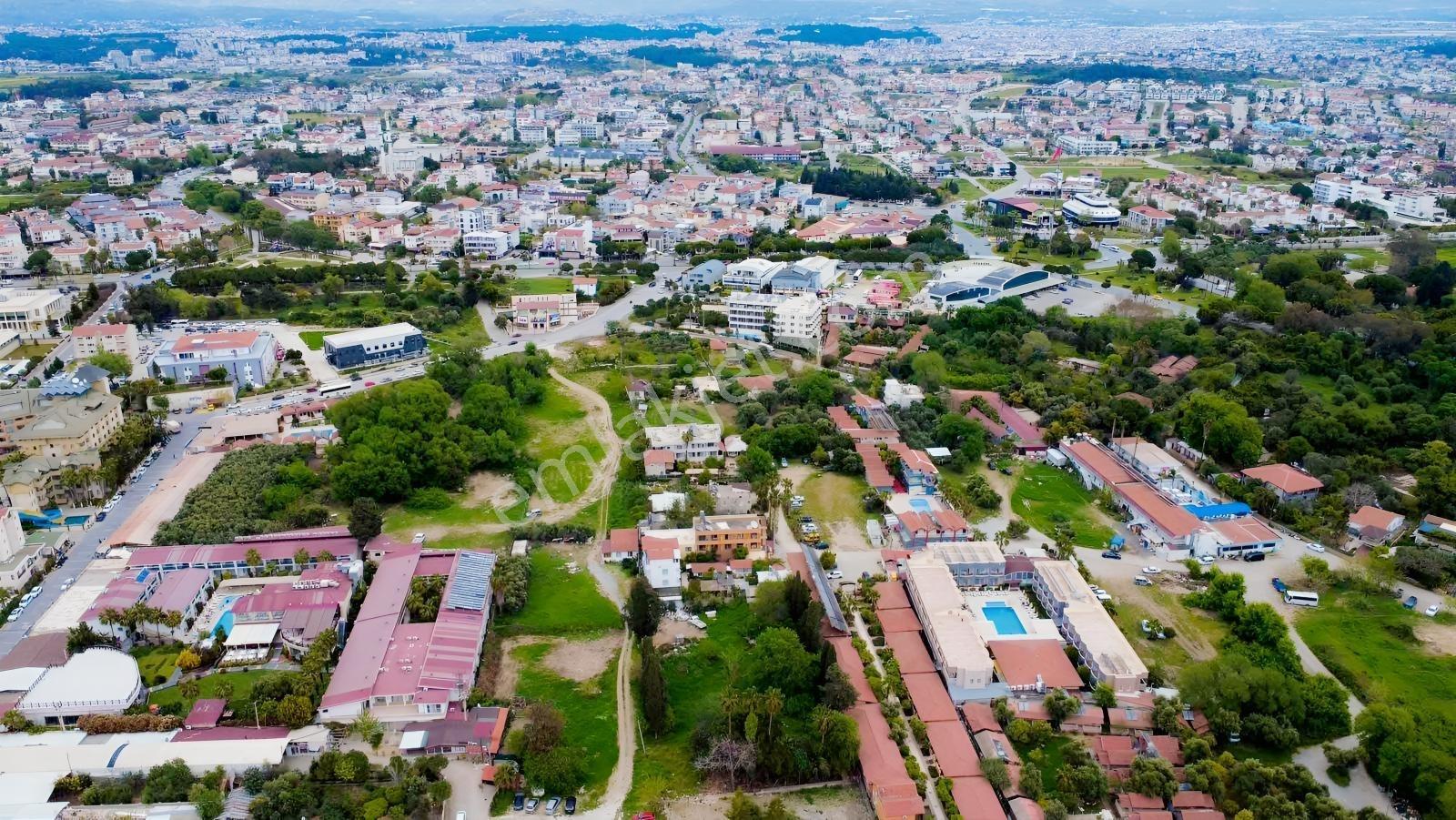 Side Selimiyede Denize 300 Metre Mesafede Satılık Köşe Arsa