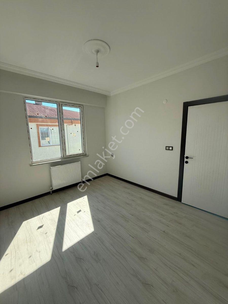 Çerkezköy Kızılpınarda Cadde Üstü 2+1 Daire Acil Satılık — fotoğraf 2