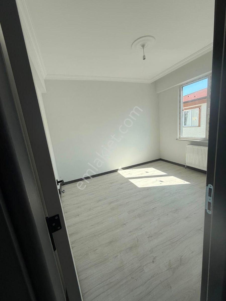 Çerkezköy Kızılpınarda Cadde Üstü 2+1 Daire Acil Satılık — fotoğraf 3