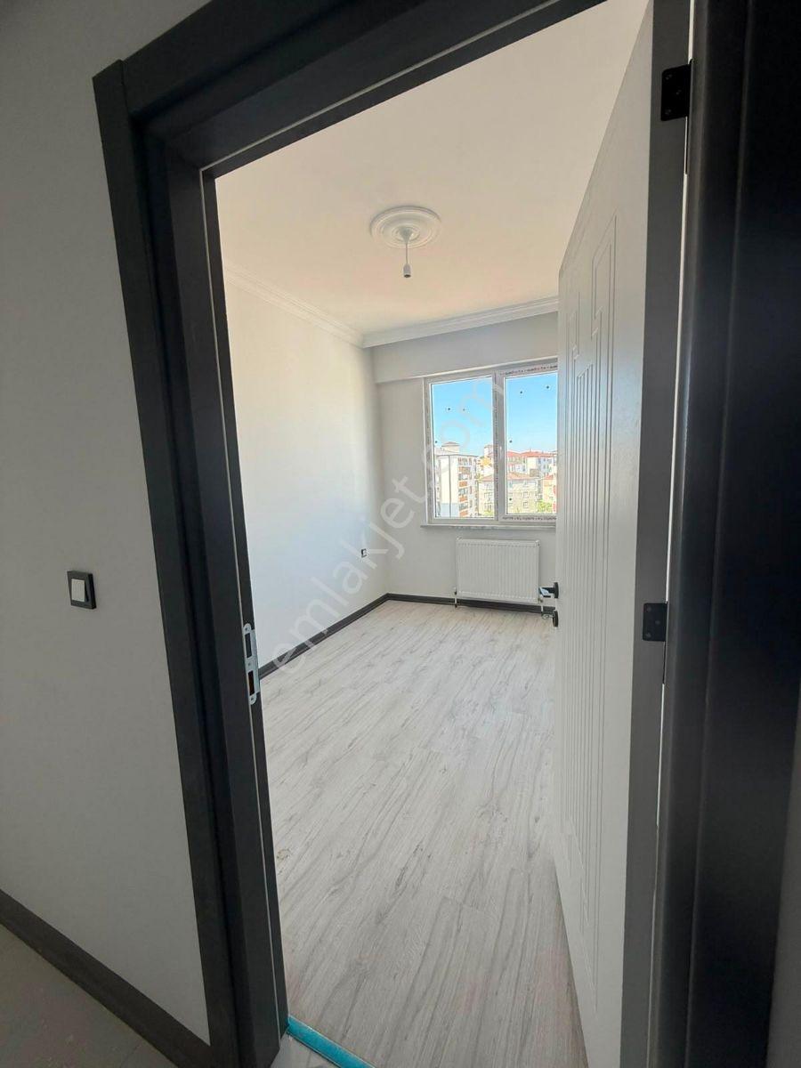 Çerkezköy Kızılpınarda Cadde Üstü 2+1 Daire Acil Satılık — fotoğraf 9