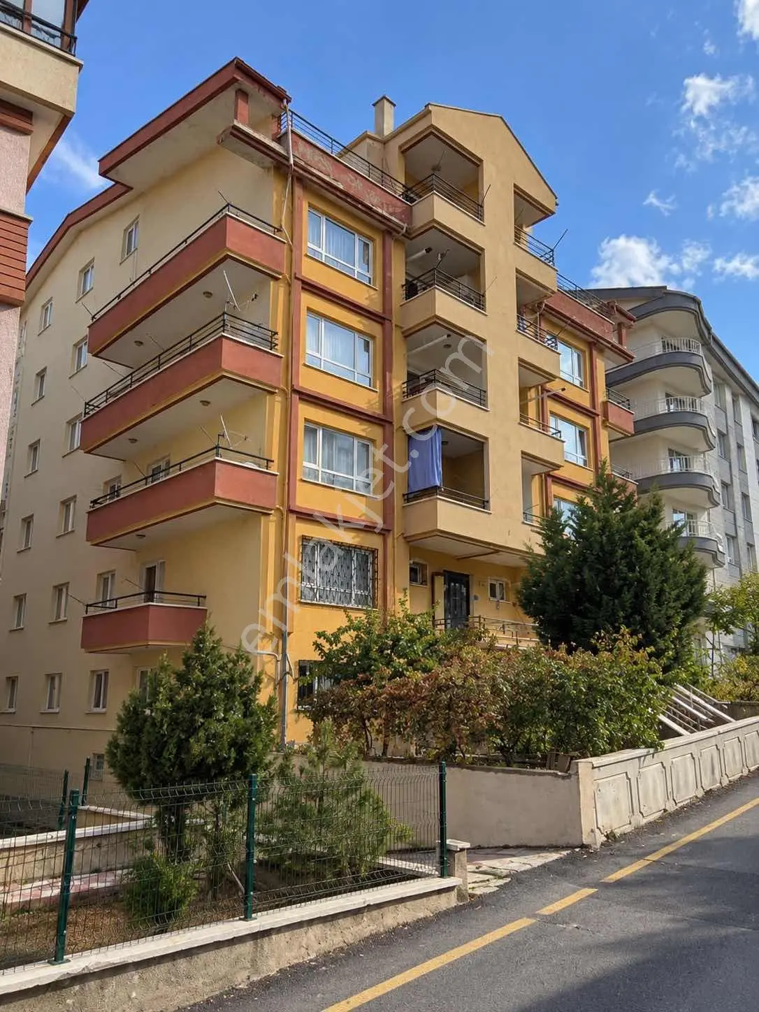 Akdere Kazım Orbay 200 M² İki Ayrı Daire Kullanımlı Dublex