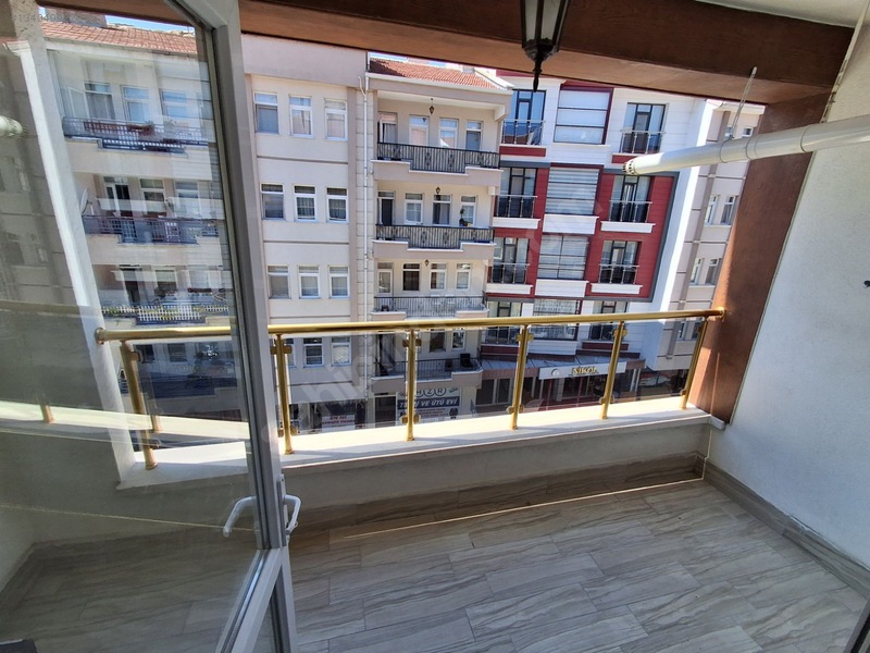 Cumhuriyet Mahallesinde Çarşı Merkezde 3+1kiralık Daire — fotoğraf 3