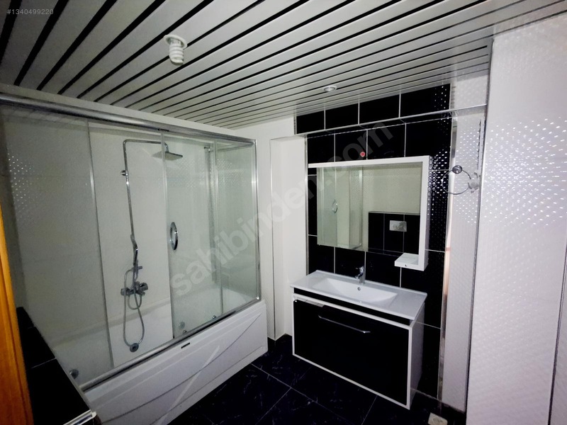 Cumhuriyet Mahallesinde Çarşı Merkezde 3+1kiralık Daire — fotoğraf 7