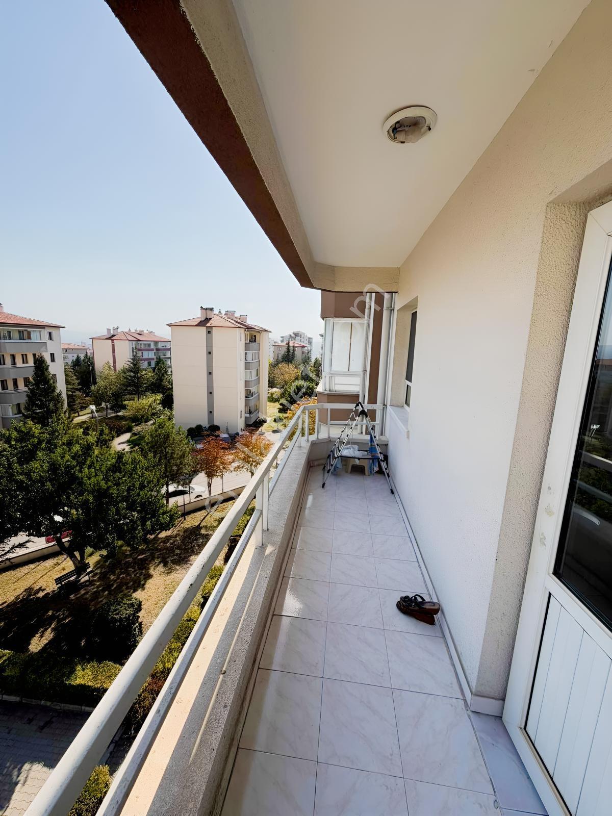 Polat Live'dan Başkent Eryaman Sitesi 3+1 Ara Kat Satılık Daire — fotoğraf 13