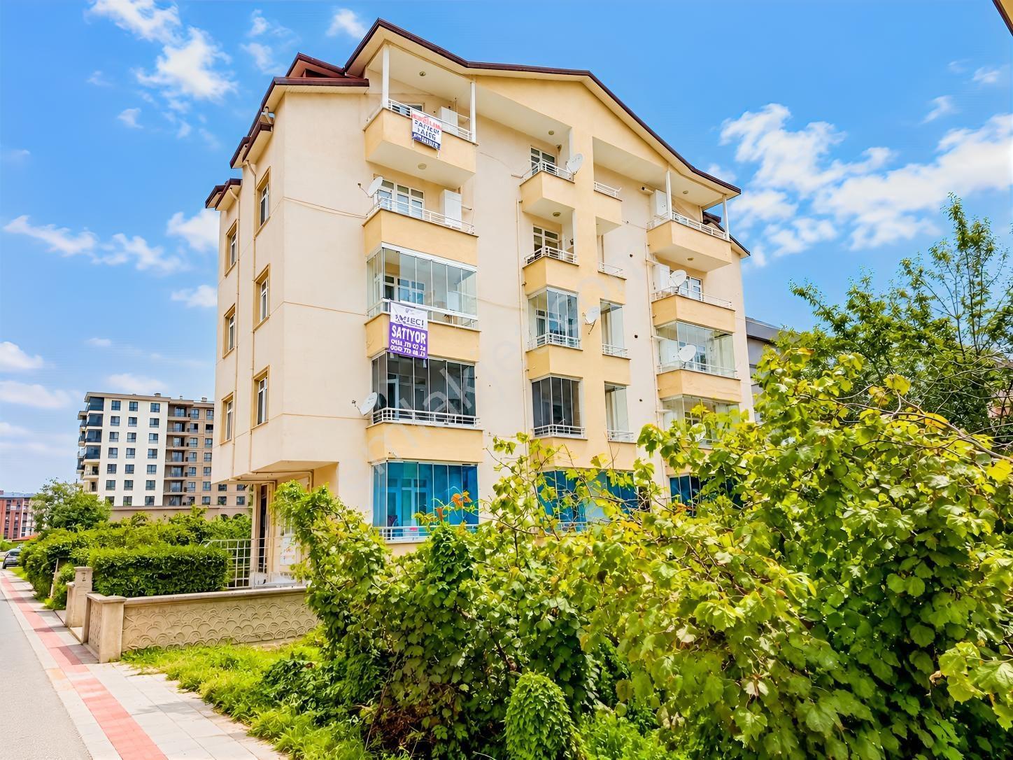 Cumhuriyet Mahallesi'nde Satılık 2+1 Daire — fotoğraf 2