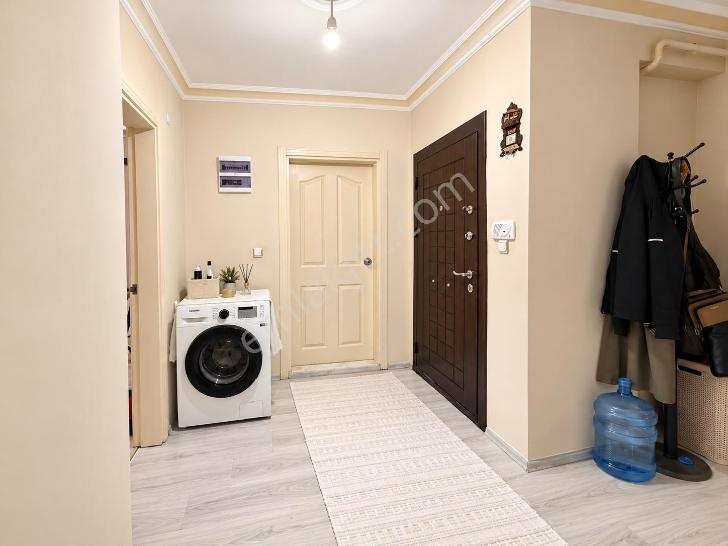 Cumhuriyet Mahallesi'nde Satılık 2+1 Daire — fotoğraf 7