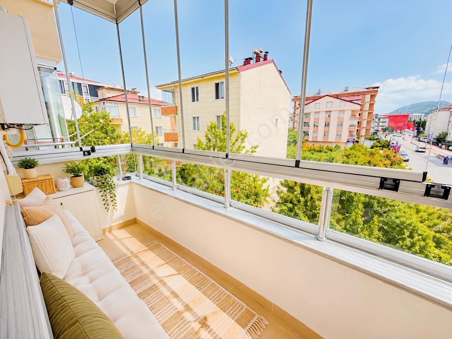 Cumhuriyet Mahallesi'nde Satılık 2+1 Daire — fotoğraf 13