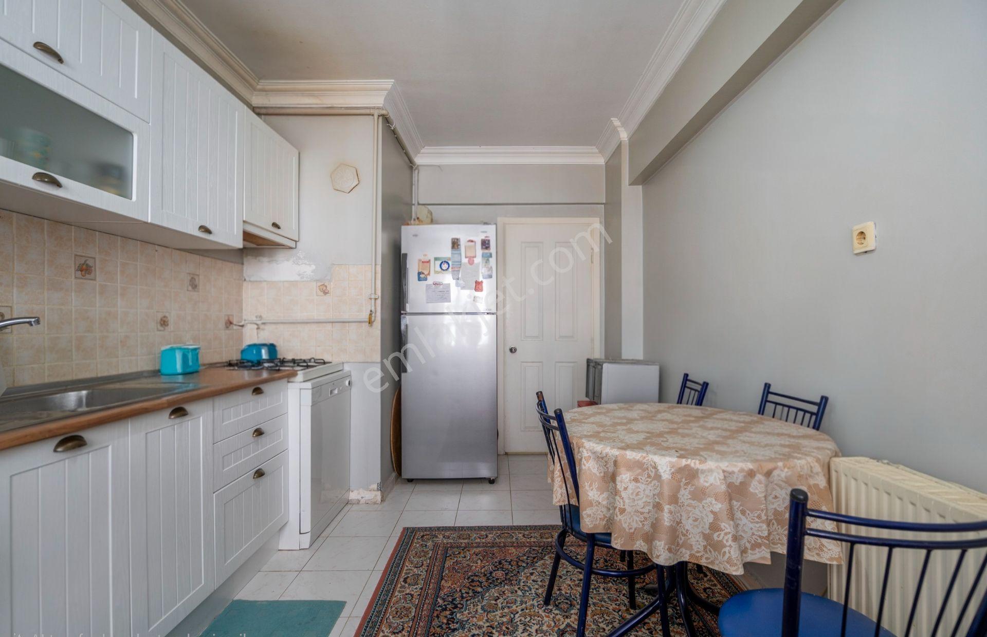 Cb Level/güzelyalı Siteler-satılık 3+1 Havuz Manzaralı Ara Kat — fotoğraf 8