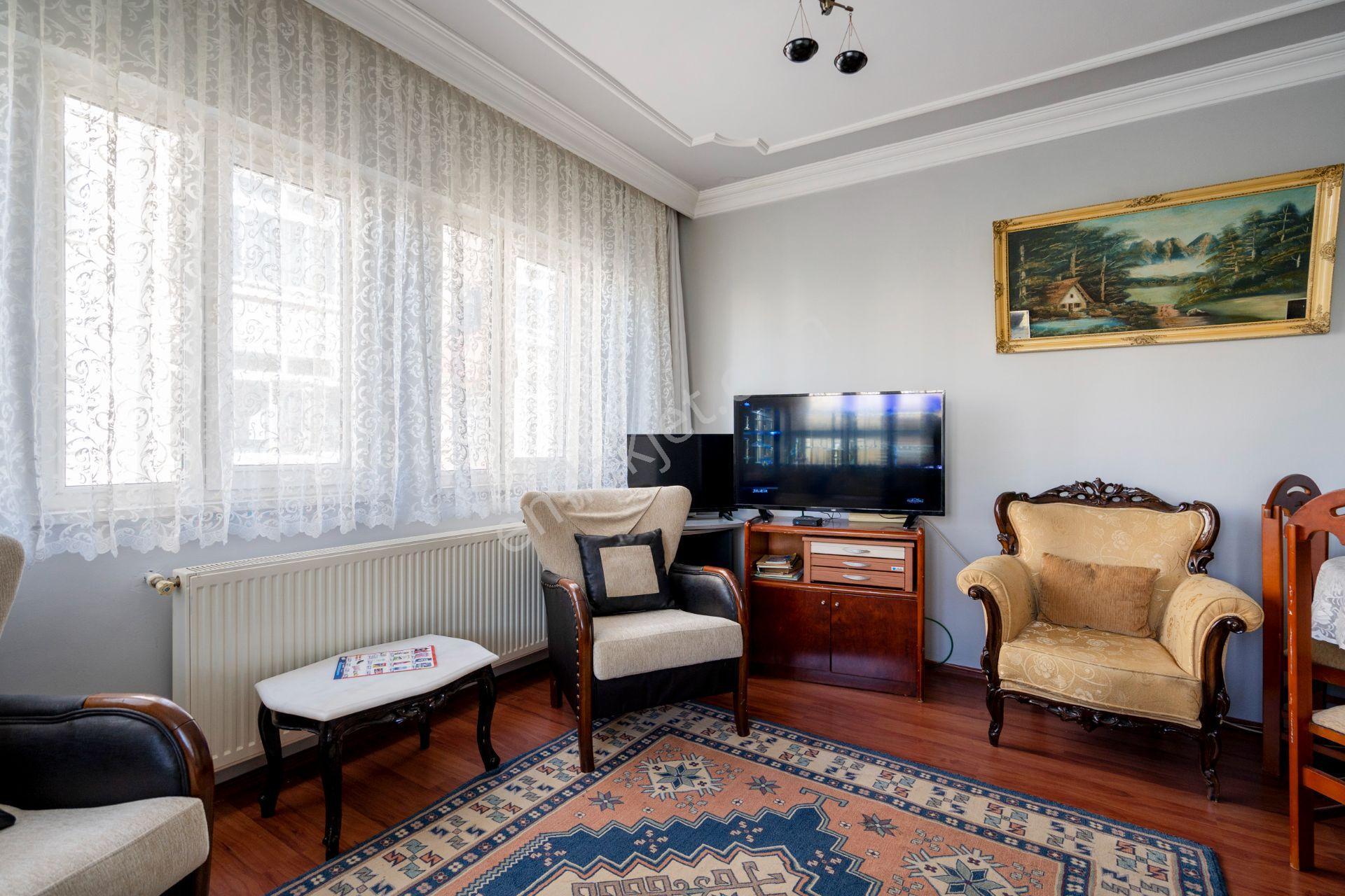 Cb Level/güzelyalı Siteler-satılık 3+1 Havuz Manzaralı Ara Kat — fotoğraf 11