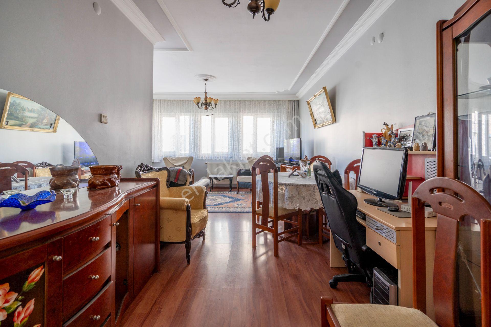Cb Level/güzelyalı Siteler-satılık 3+1 Havuz Manzaralı Ara Kat — fotoğraf 15