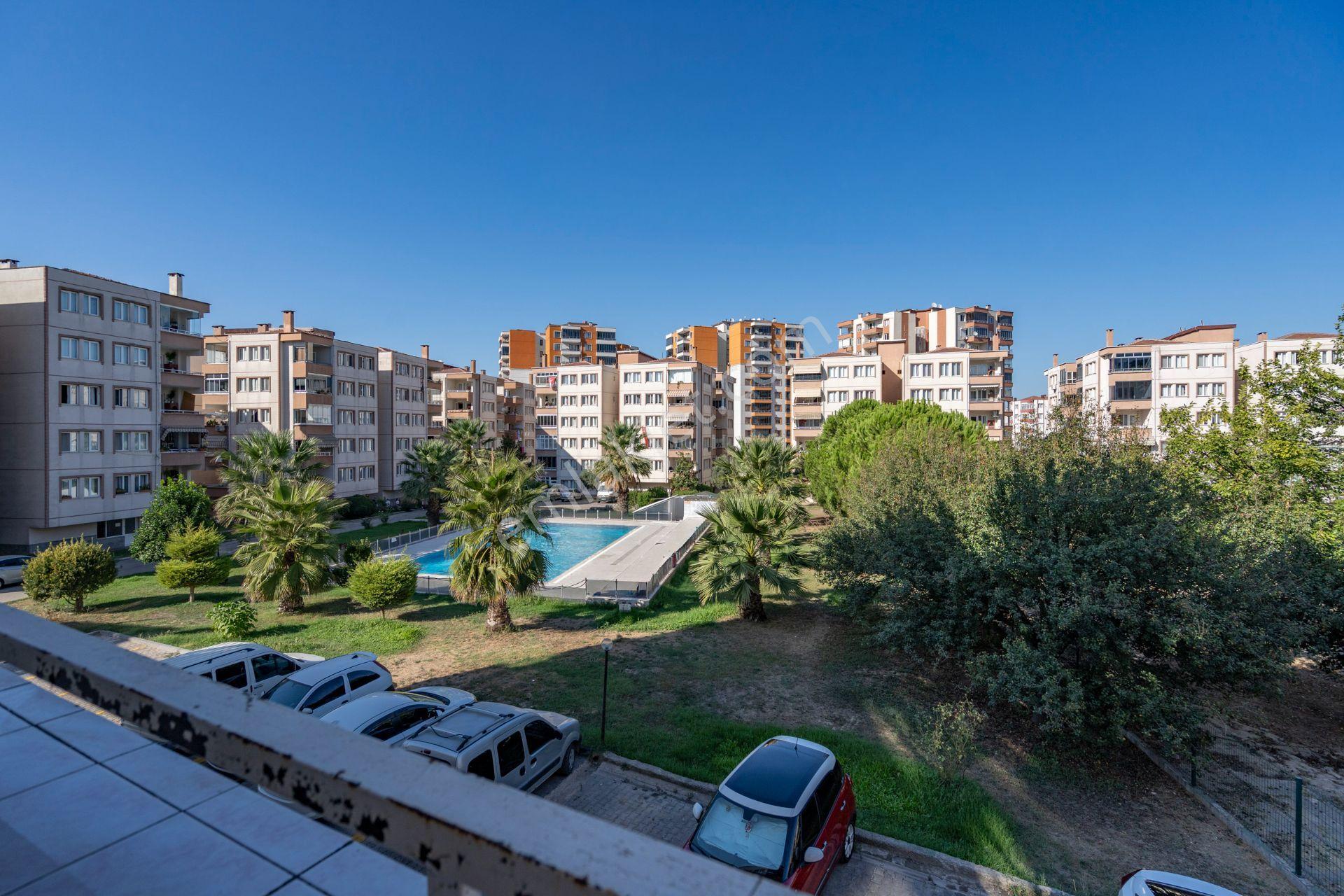 Cb Level/güzelyalı Siteler-satılık 3+1 Havuz Manzaralı Ara Kat — fotoğraf 19