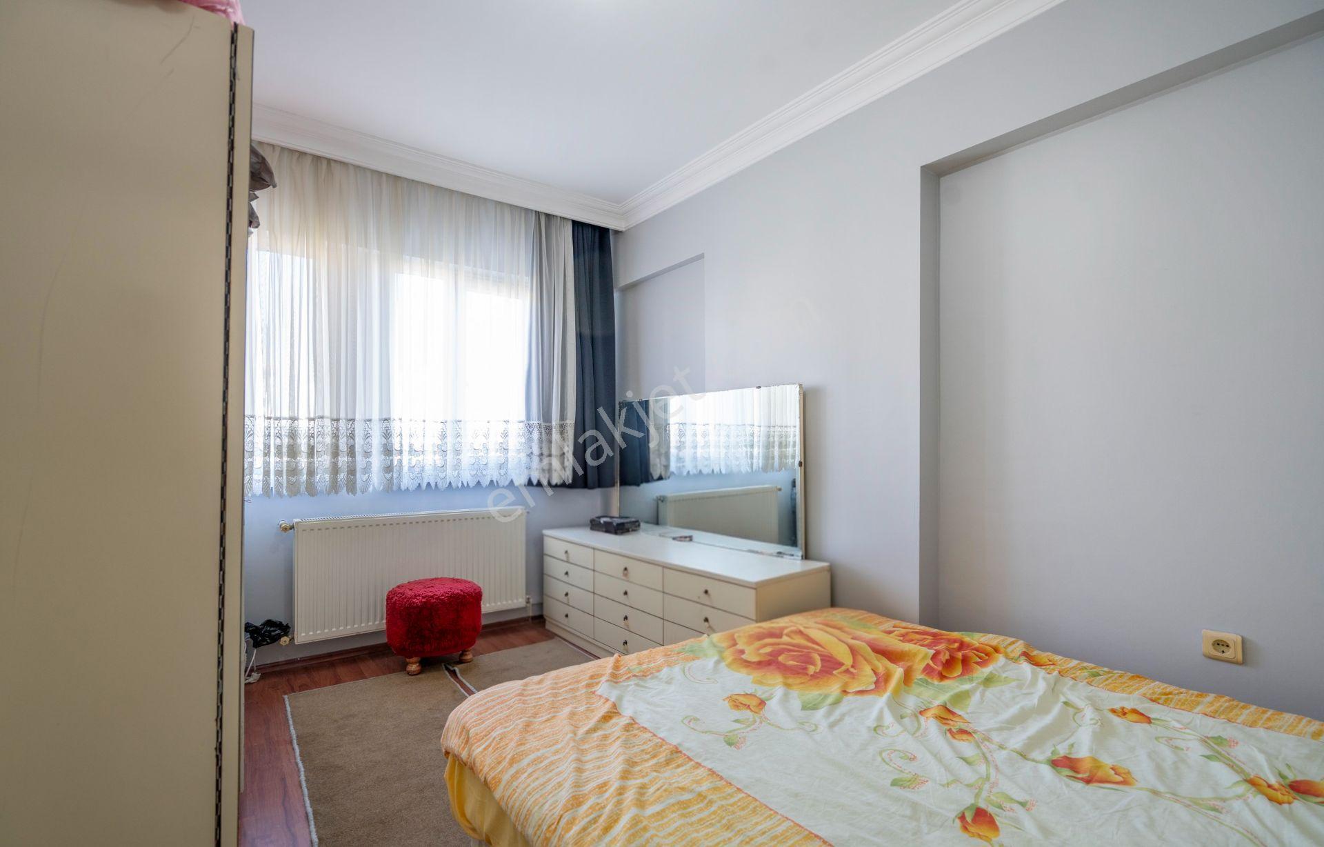 Cb Level/güzelyalı Siteler-satılık 3+1 Havuz Manzaralı Ara Kat — fotoğraf 22
