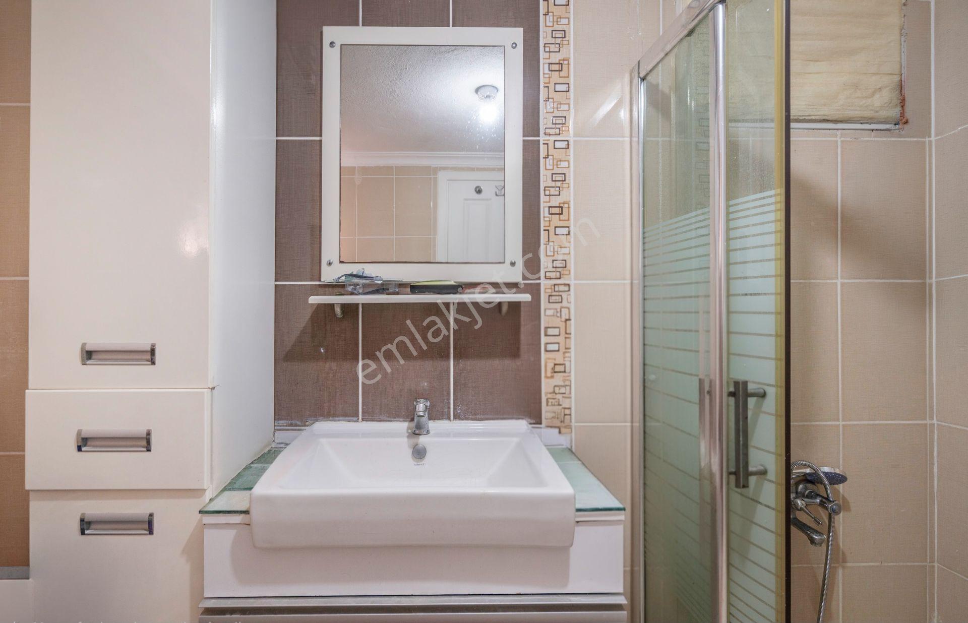 Cb Level/güzelyalı Siteler-satılık 3+1 Havuz Manzaralı Ara Kat — fotoğraf 28