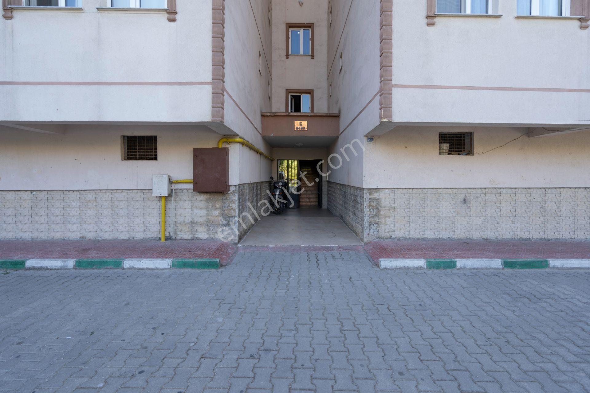 Cb Level/güzelyalı Siteler-satılık 3+1 Havuz Manzaralı Ara Kat — fotoğraf 32