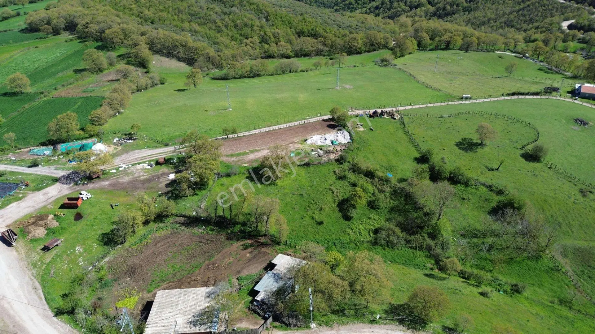 1.734 M2 Arsa Keşif Arazi . Balıkesir Gönen Kalburcu Köyü 110-3 Parselde. Köy Ke...