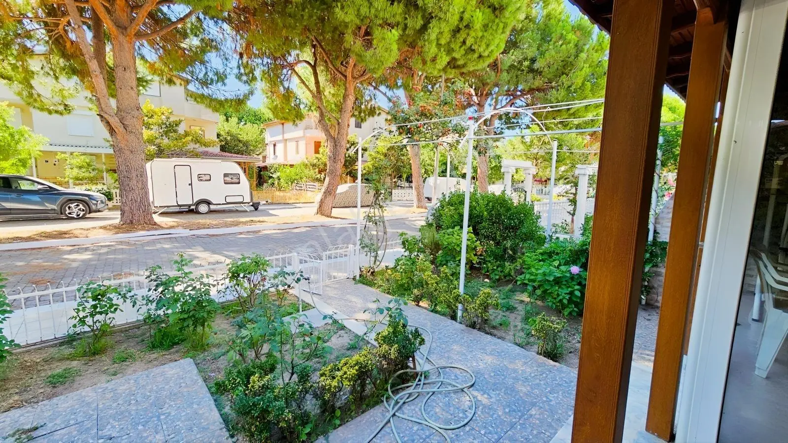 Aydın Kuşadası'nda Bakımlı, Eşyalı Satılık Yazlık — fotoğraf 4