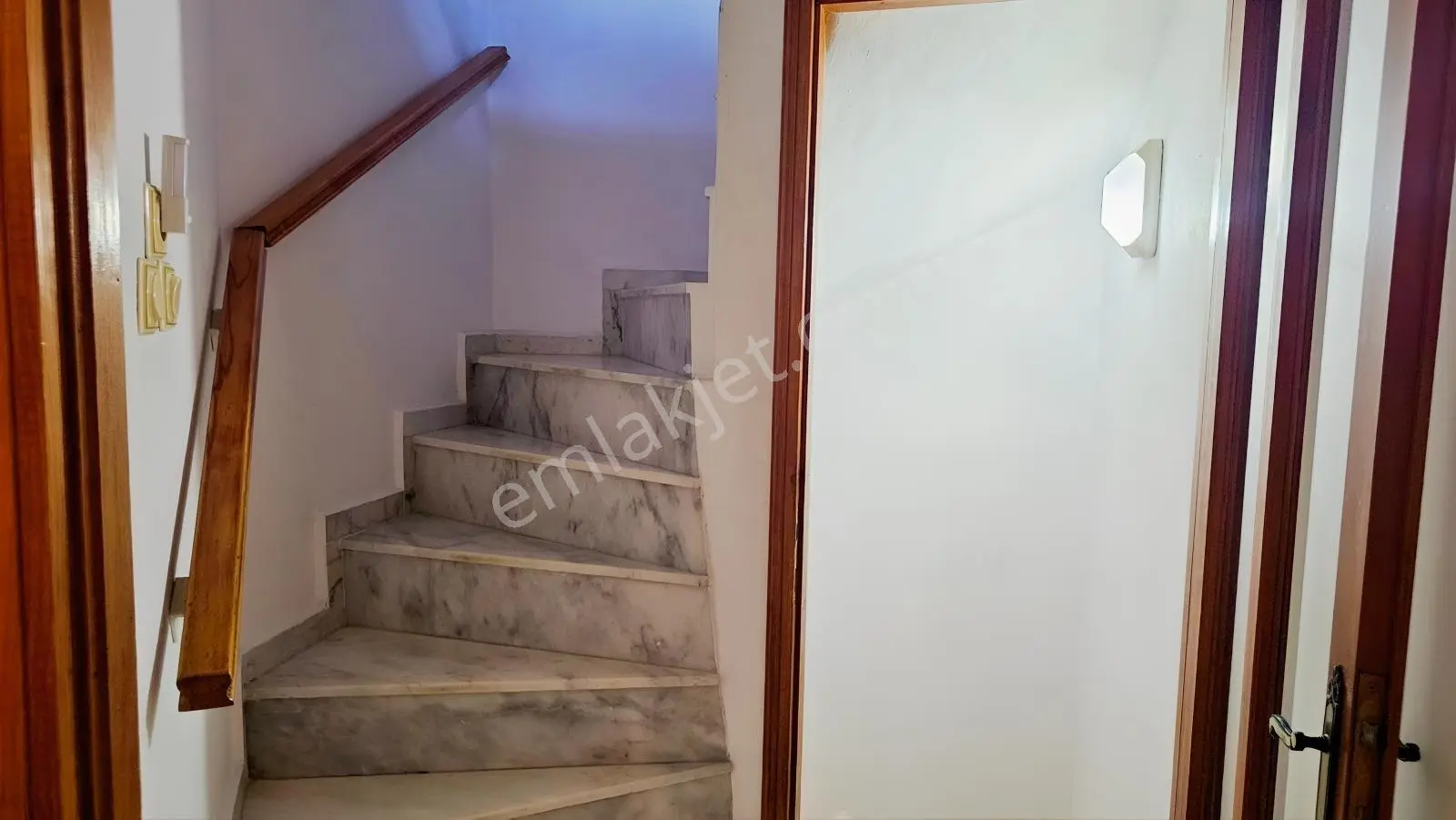 Aydın Kuşadası'nda Bakımlı, Eşyalı Satılık Yazlık — fotoğraf 14