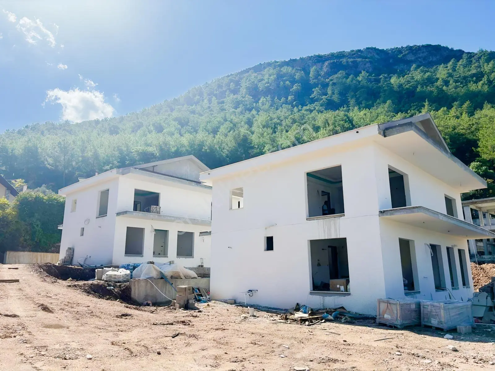 Havuzlu Butik Sitede Full Manzaralı Geniş Balkonlu 1+1 Daire — fotoğraf 8