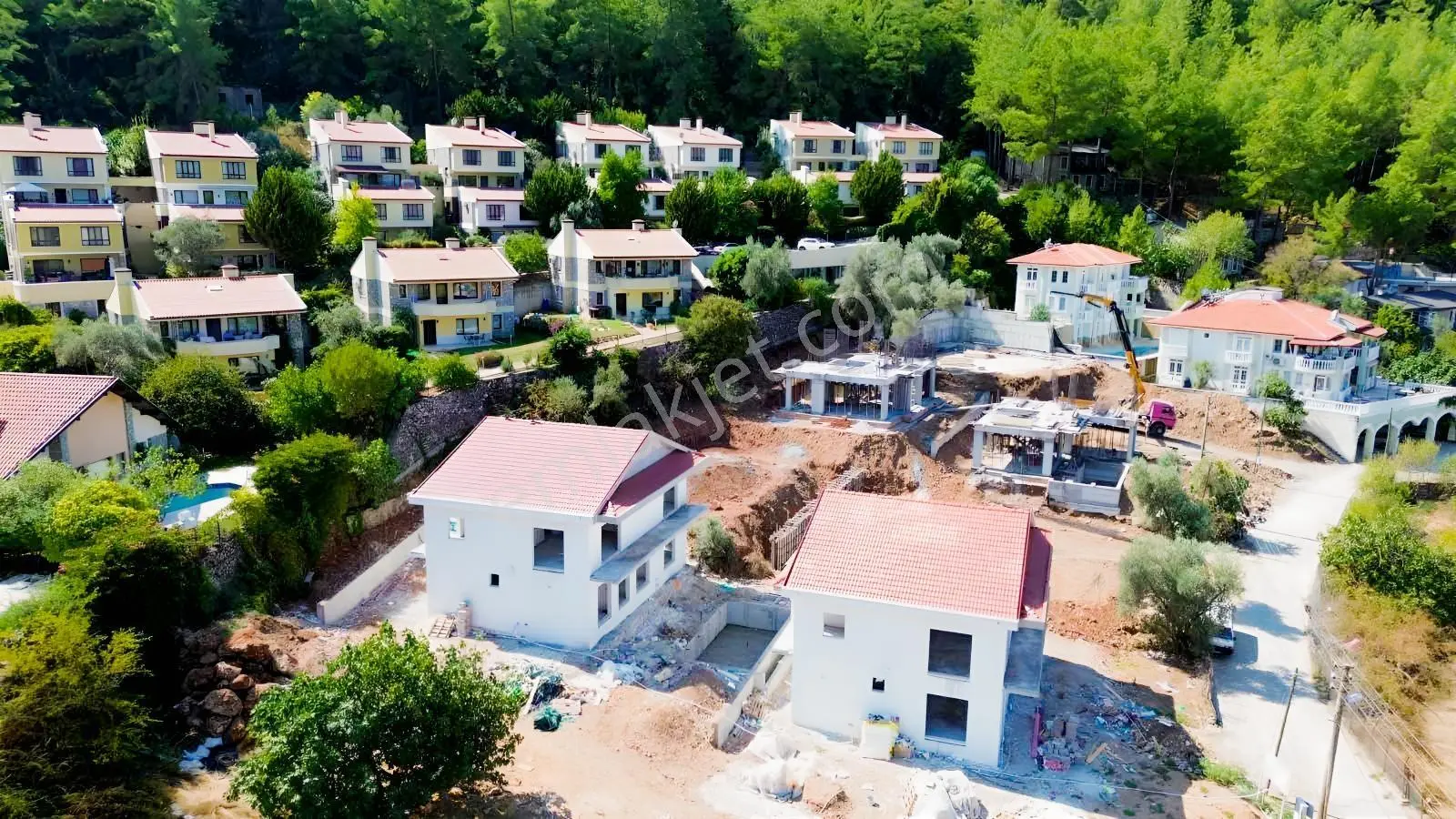 Havuzlu Butik Sitede Full Manzaralı Geniş Balkonlu 1+1 Daire — fotoğraf 12