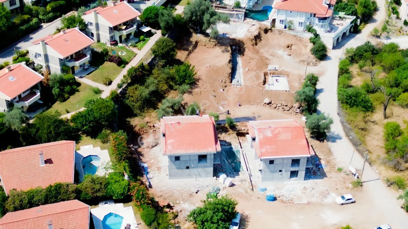 Havuzlu Butik Sitede Full Manzaralı Geniş Balkonlu 1+1 Daire — fotoğraf 13