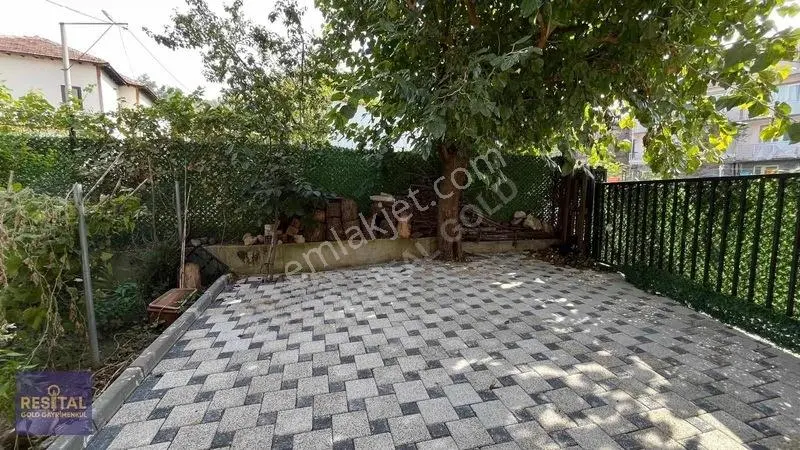 Mudanya Derekoyde Bahcelı Daıre Ve Dukkan Bır Arada — fotoğraf 28