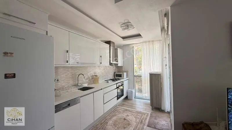 Kuşadası Merkezde Emsallerinin Altında Satılık 2+1 — fotoğraf 3
