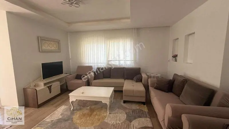 Kuşadası Merkezde Emsallerinin Altında Satılık 2+1 — fotoğraf 7