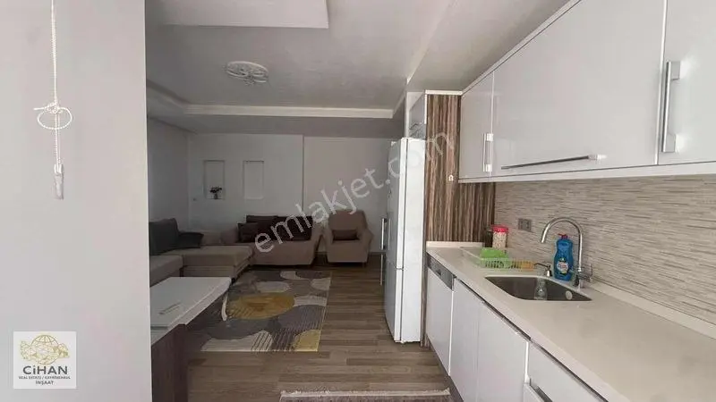 Kuşadası Merkezde Emsallerinin Altında Satılık 2+1 — fotoğraf 9