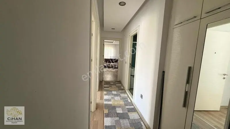 Kuşadası Merkezde Emsallerinin Altında Satılık 2+1 — fotoğraf 17