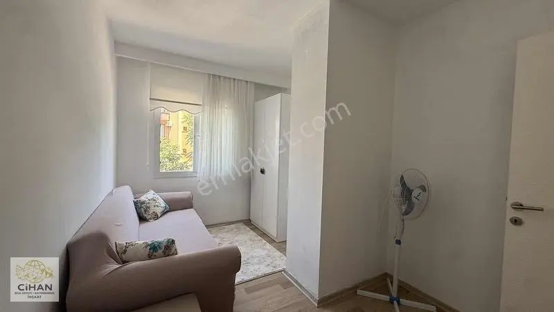 Kuşadası Merkezde Emsallerinin Altında Satılık 2+1 — fotoğraf 24