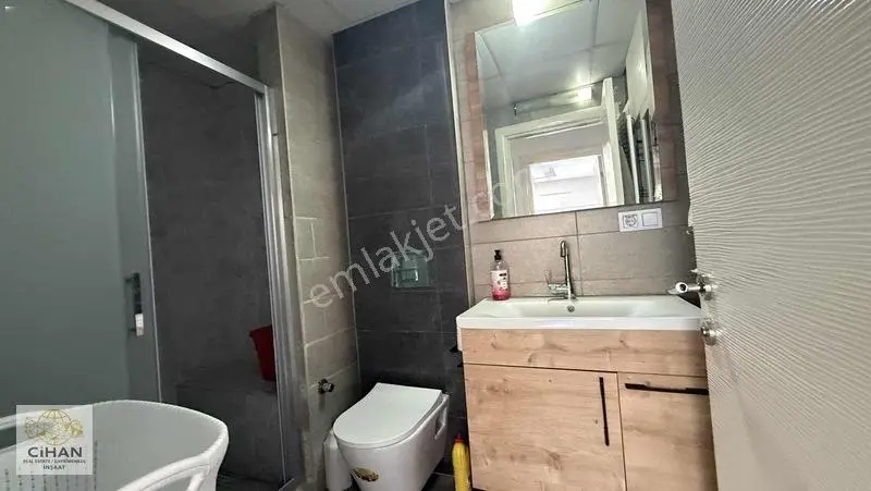 Kuşadası Merkezde Emsallerinin Altında Satılık 2+1 — fotoğraf 25