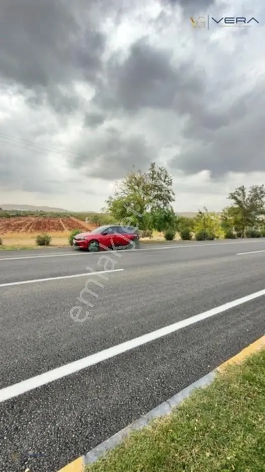 Havalimanı Dibinde Asfalta Sıfır 2.500 M² Satılık Kıymetli Arazi — fotoğraf 4