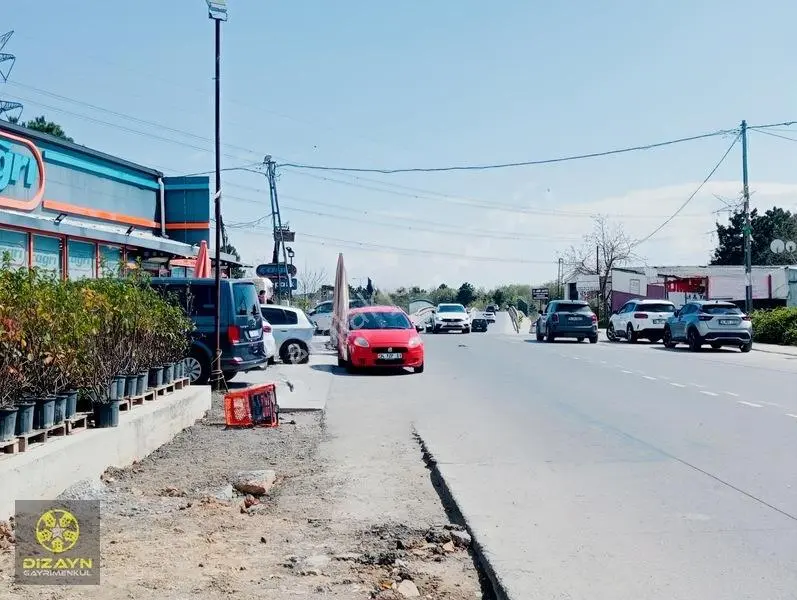 Ticari Arsa Cadde Üzerinde — fotoğraf 2