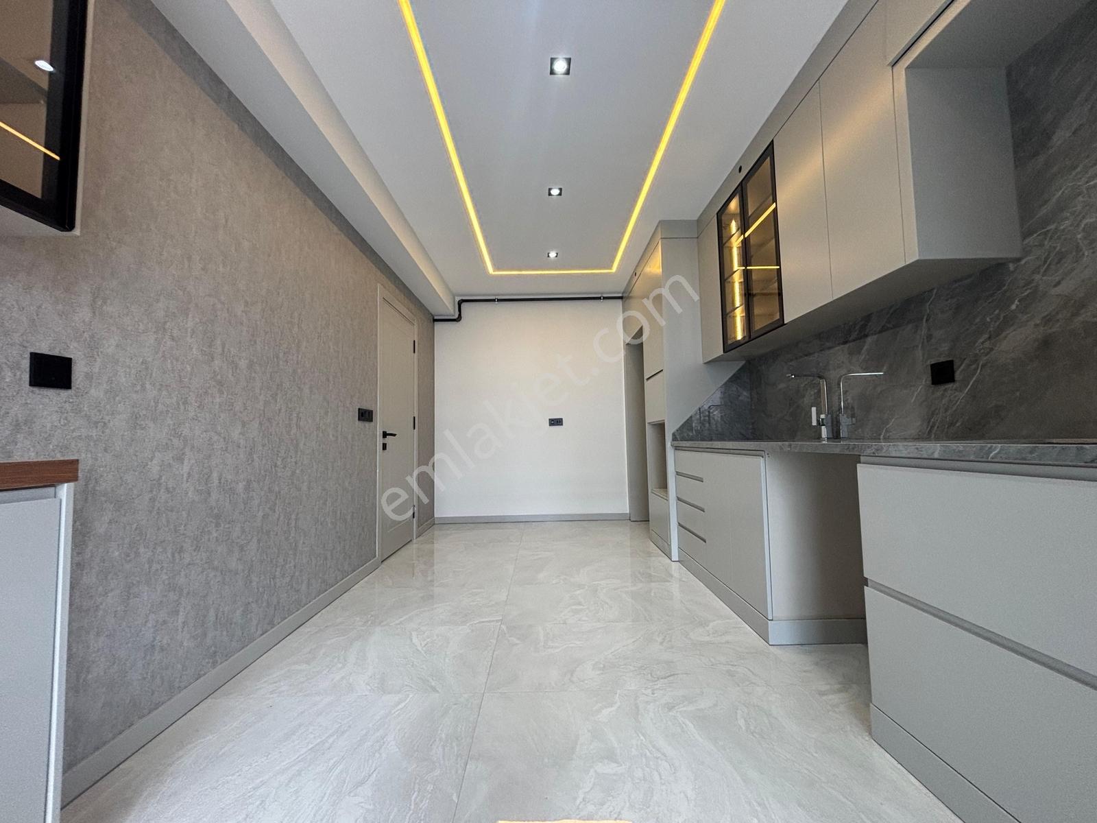 Demirler'den Karahasanlı'da Giy.odalı Ebeveyn Banyolu 3+1 — fotoğraf 2