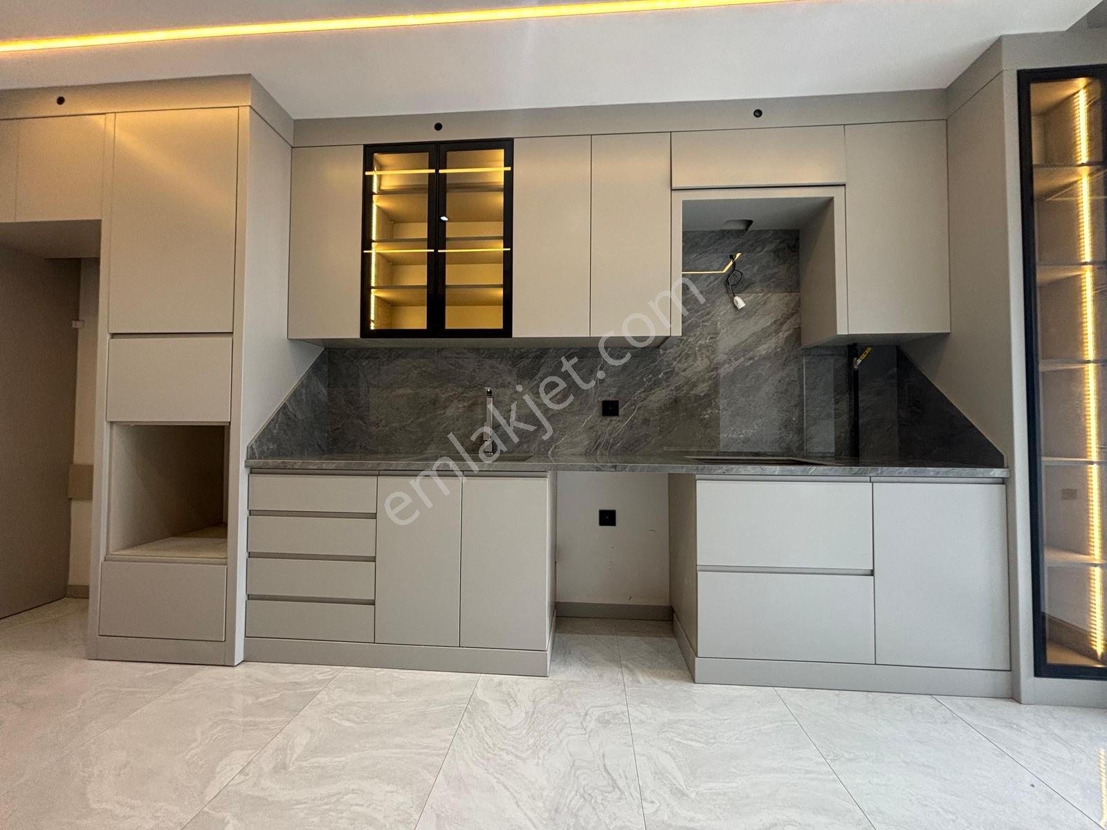 Demirler'den Karahasanlı'da Giy.odalı Ebeveyn Banyolu 3+1 — fotoğraf 3