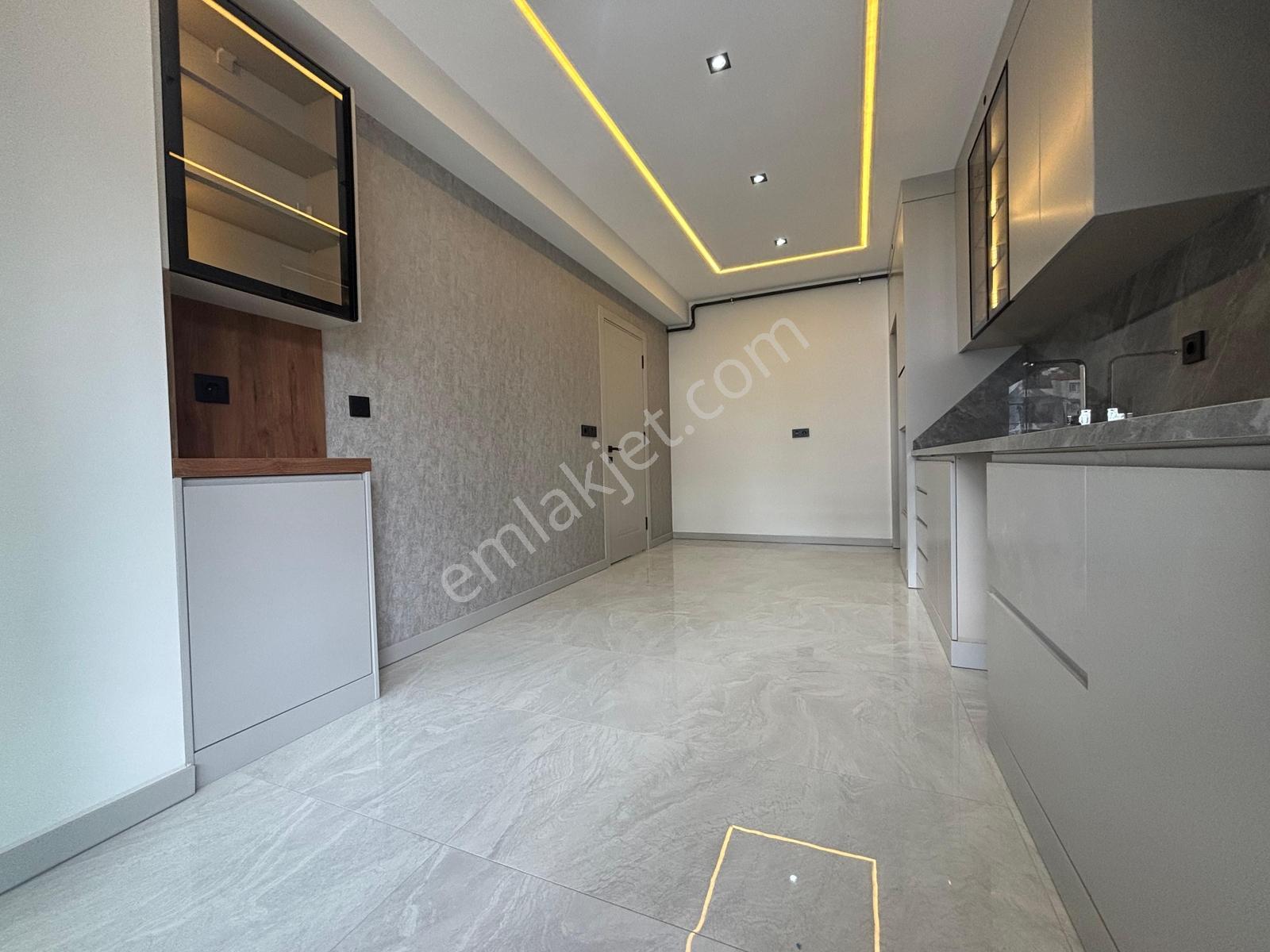 Demirler'den Karahasanlı'da Giy.odalı Ebeveyn Banyolu 3+1 — fotoğraf 4