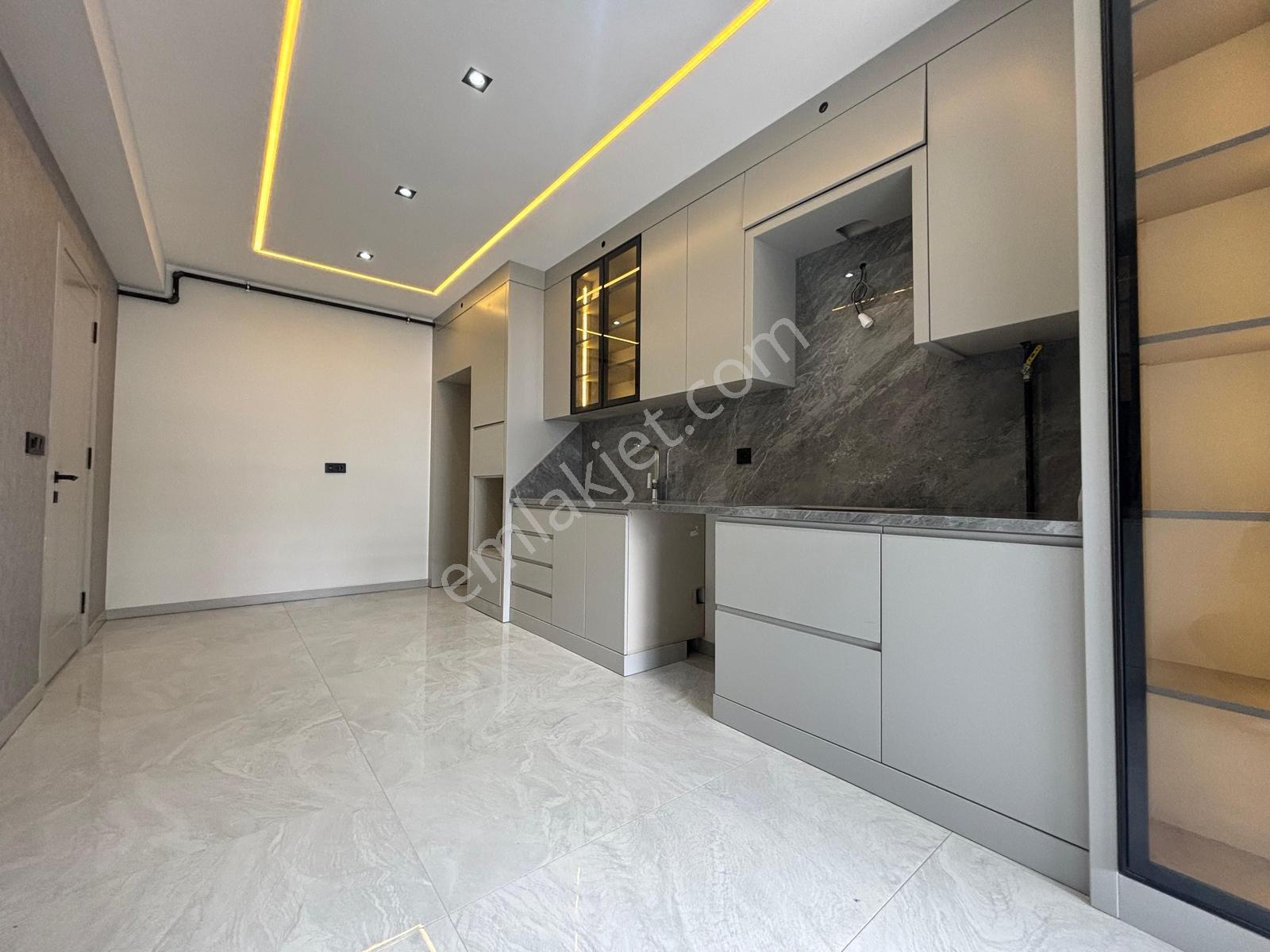 Demirler'den Karahasanlı'da Giy.odalı Ebeveyn Banyolu 3+1 — fotoğraf 6