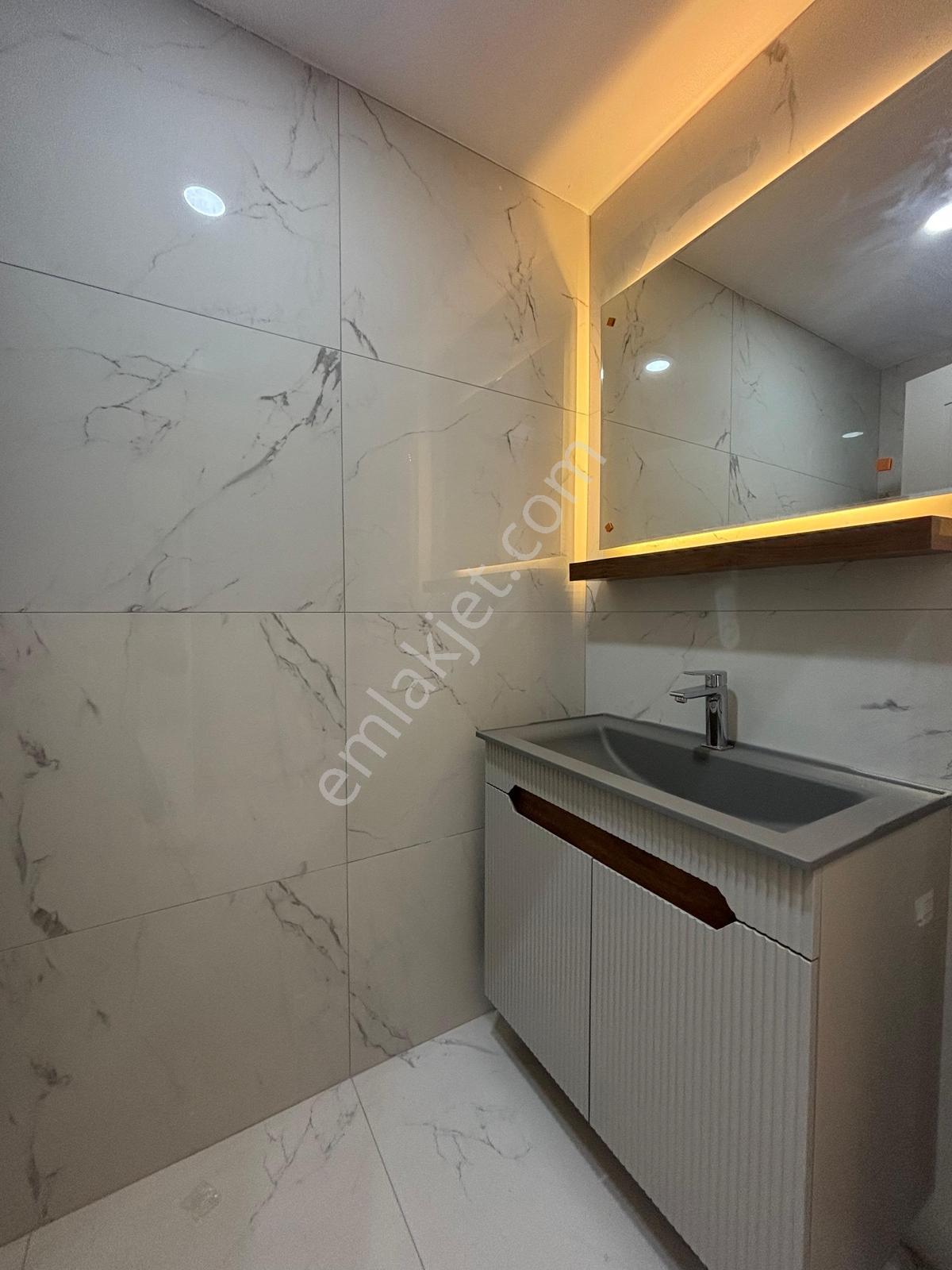 Demirler'den Karahasanlı'da Giy.odalı Ebeveyn Banyolu 3+1 — fotoğraf 17