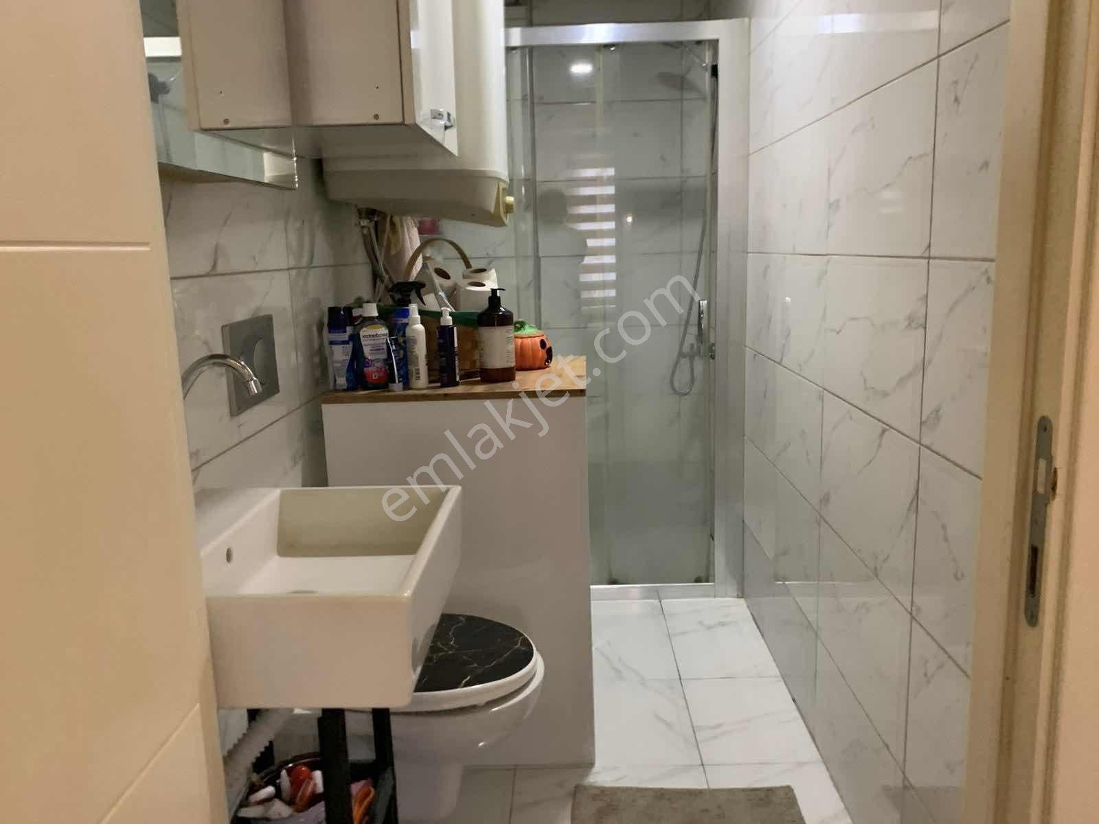 Seferihisar Adliye Yanı 1+1 Arakat Balkonlu Satılık Daire — fotoğraf 4