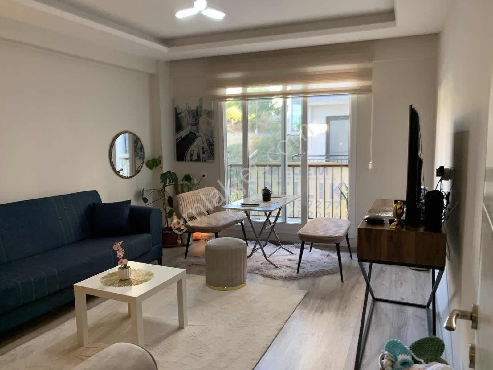 Seferihisar Adliye Yanı 1+1 Arakat Balkonlu Satılık Daire — fotoğraf 5