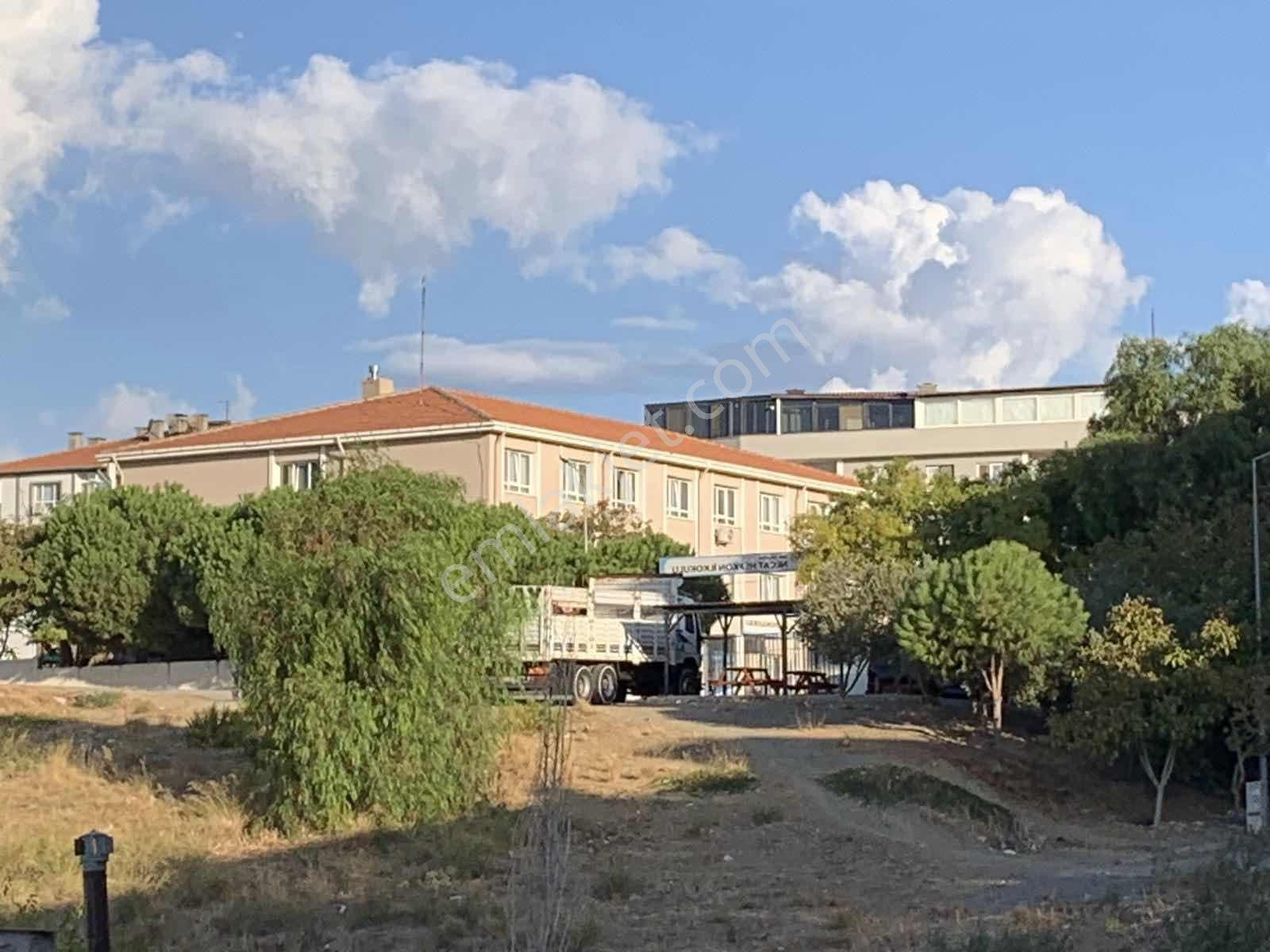 Seferihisar Adliye Yanı 1+1 Arakat Balkonlu Satılık Daire — fotoğraf 6