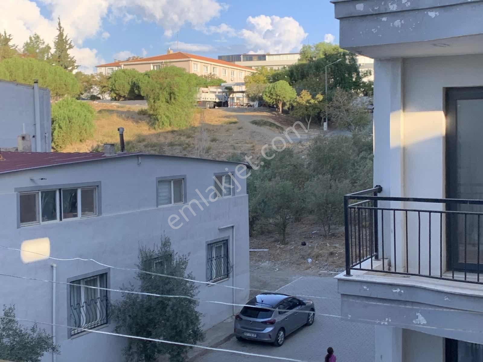 Seferihisar Adliye Yanı 1+1 Arakat Balkonlu Satılık Daire — fotoğraf 7