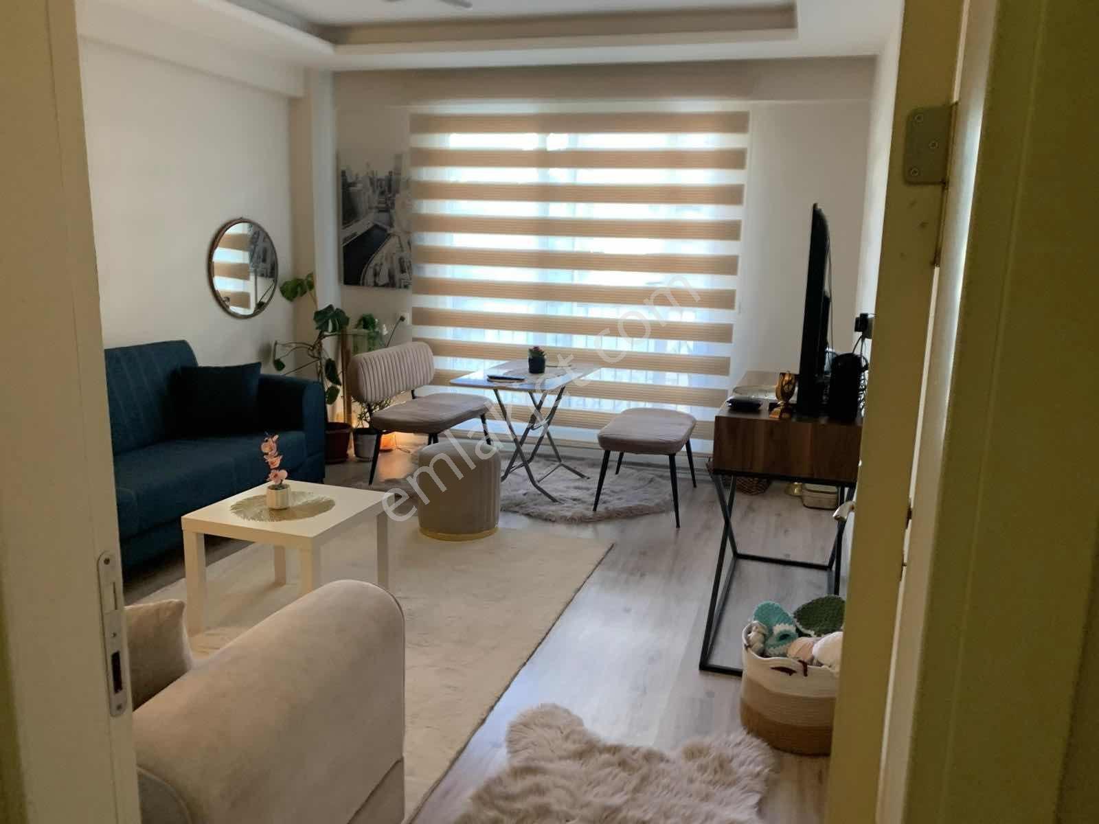 Seferihisar Adliye Yanı 1+1 Arakat Balkonlu Satılık Daire — fotoğraf 8