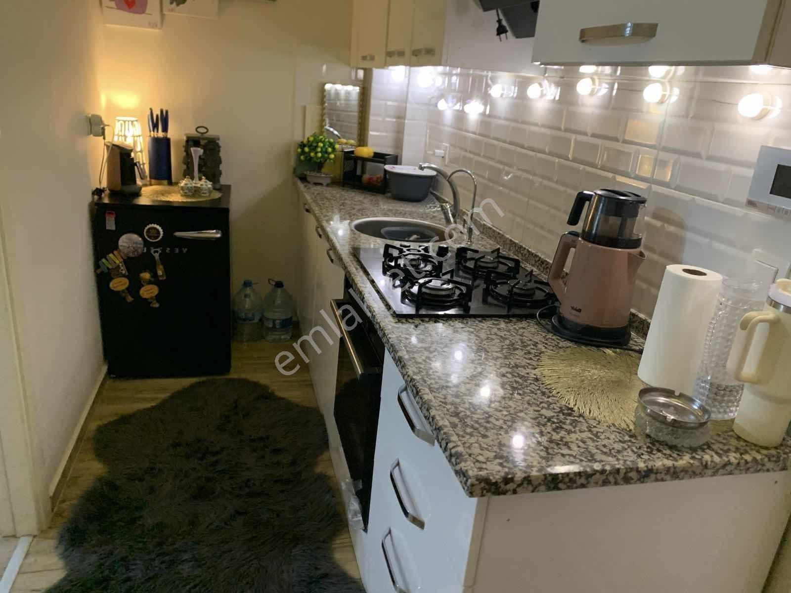 Seferihisar Adliye Yanı 1+1 Arakat Balkonlu Satılık Daire — fotoğraf 13