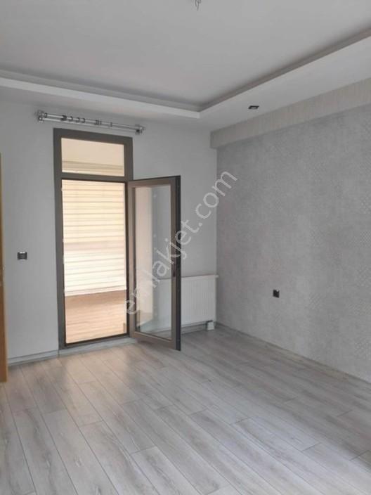 Turan Gayrimenkul'den Satılık 2+1 Daire 50lik Yol Üzerinde — fotoğraf 3