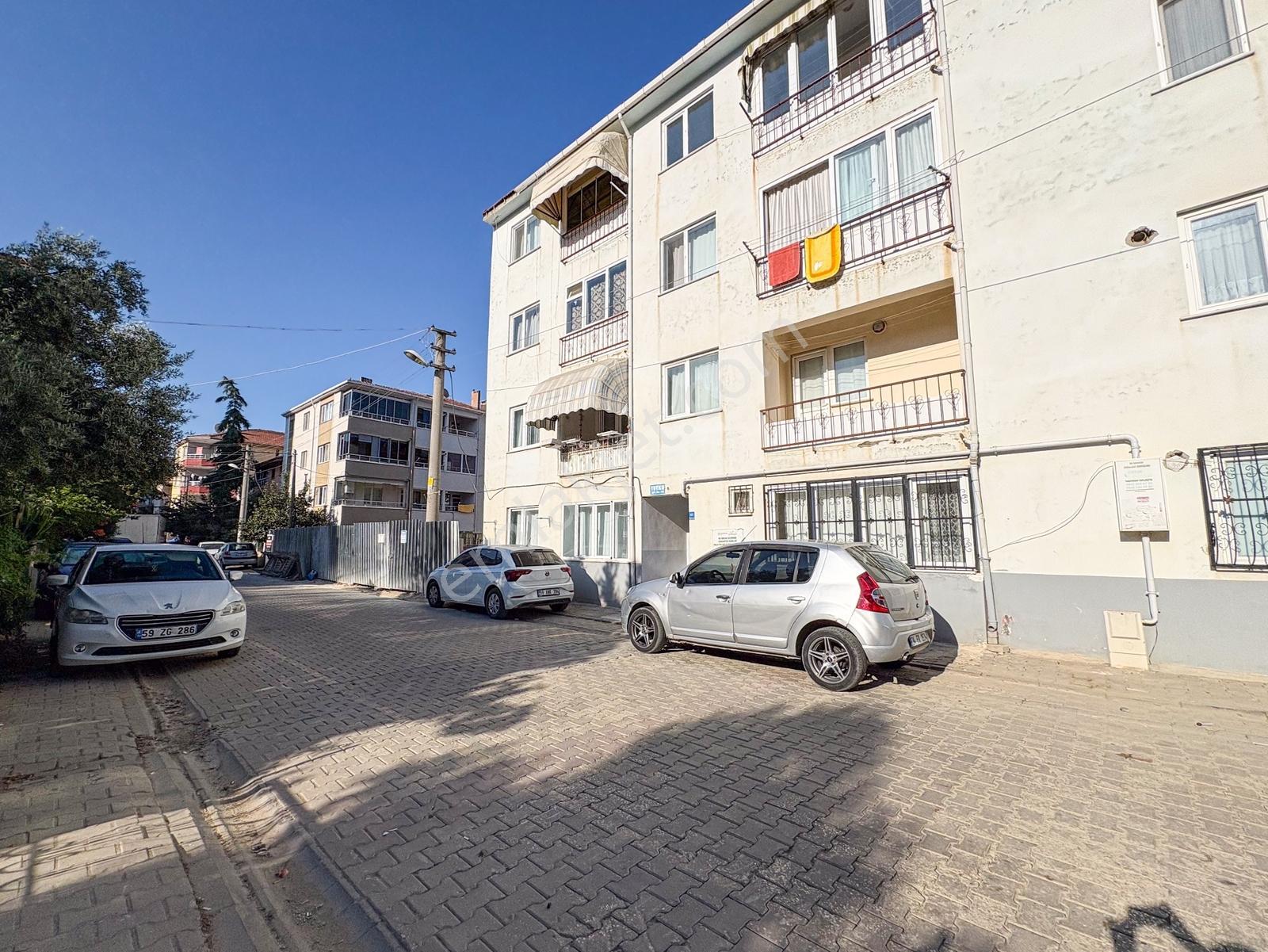 Kumbağ Pazar Sokağında Ayrı Mutfaklı Satılık Geniş 2+1 Daire — fotoğraf 3