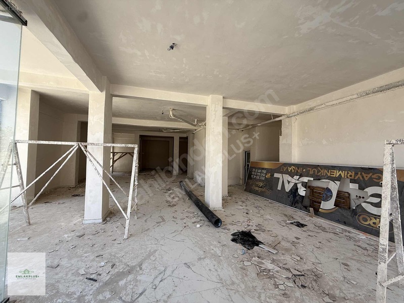 Emlak Plus+'tan Cadde Üstü 250 M² Kiralık Sıfır Dükkan — fotoğraf 3