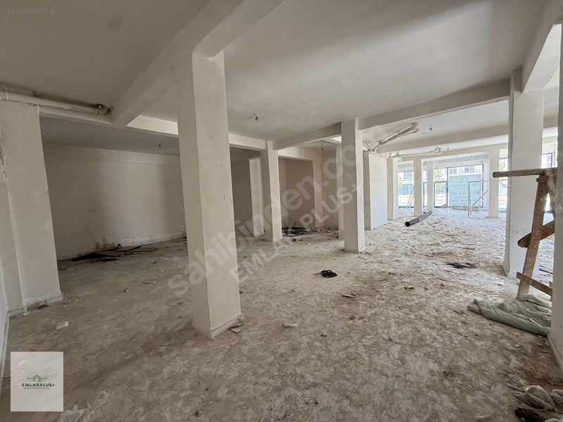 Emlak Plus+'tan Cadde Üstü 250 M² Kiralık Sıfır Dükkan — fotoğraf 6